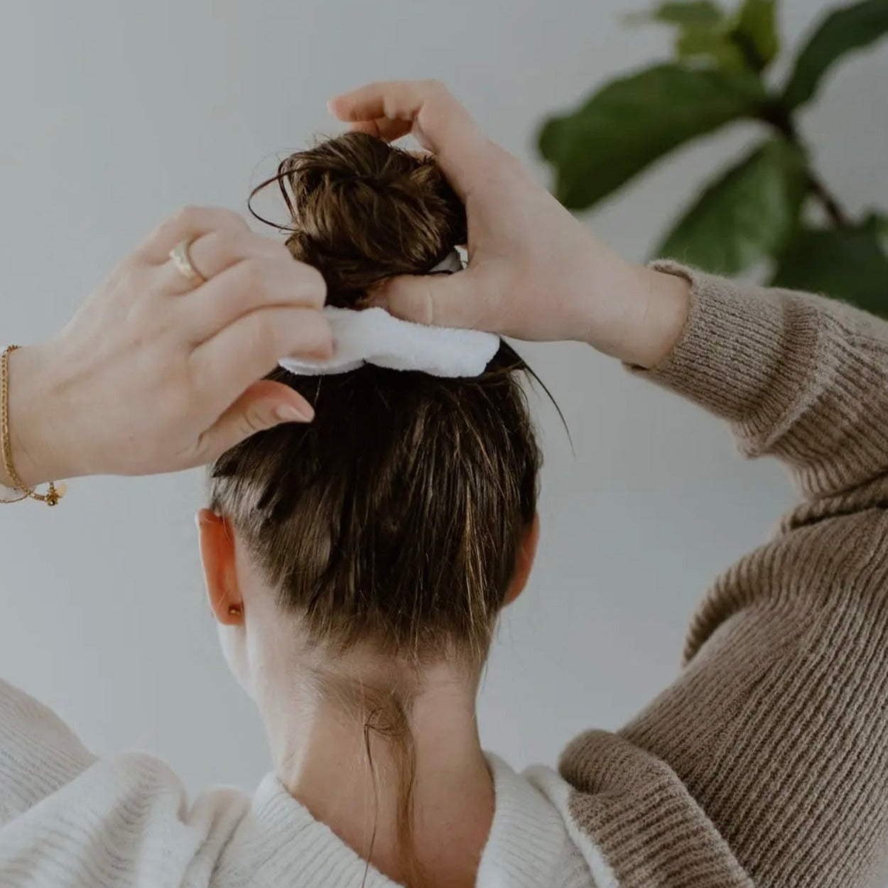 All-Day-Hold: Towel Scrunchies