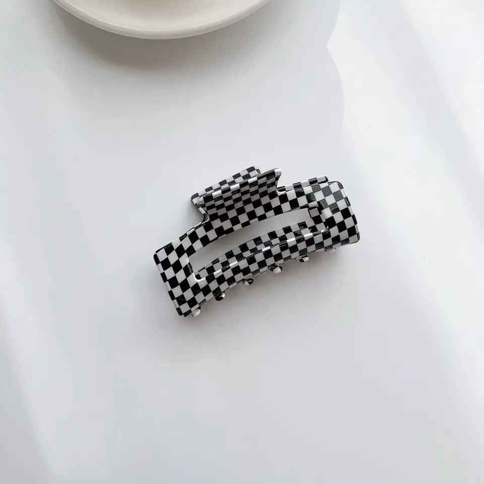Medium Checker Claw Clip